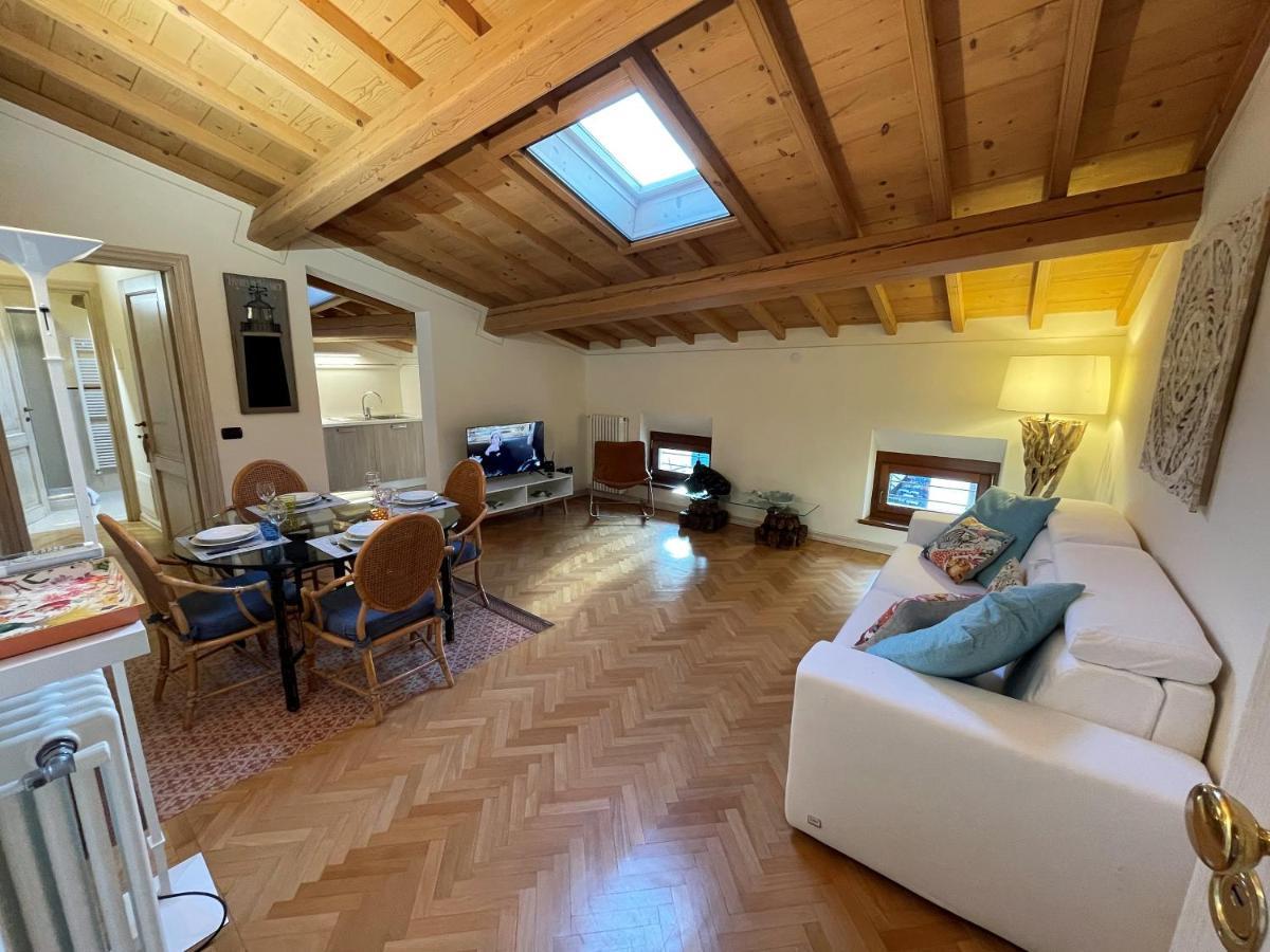דירות פסקיארה דל גארדה Attic 1 Centro Storico מראה חיצוני תמונה