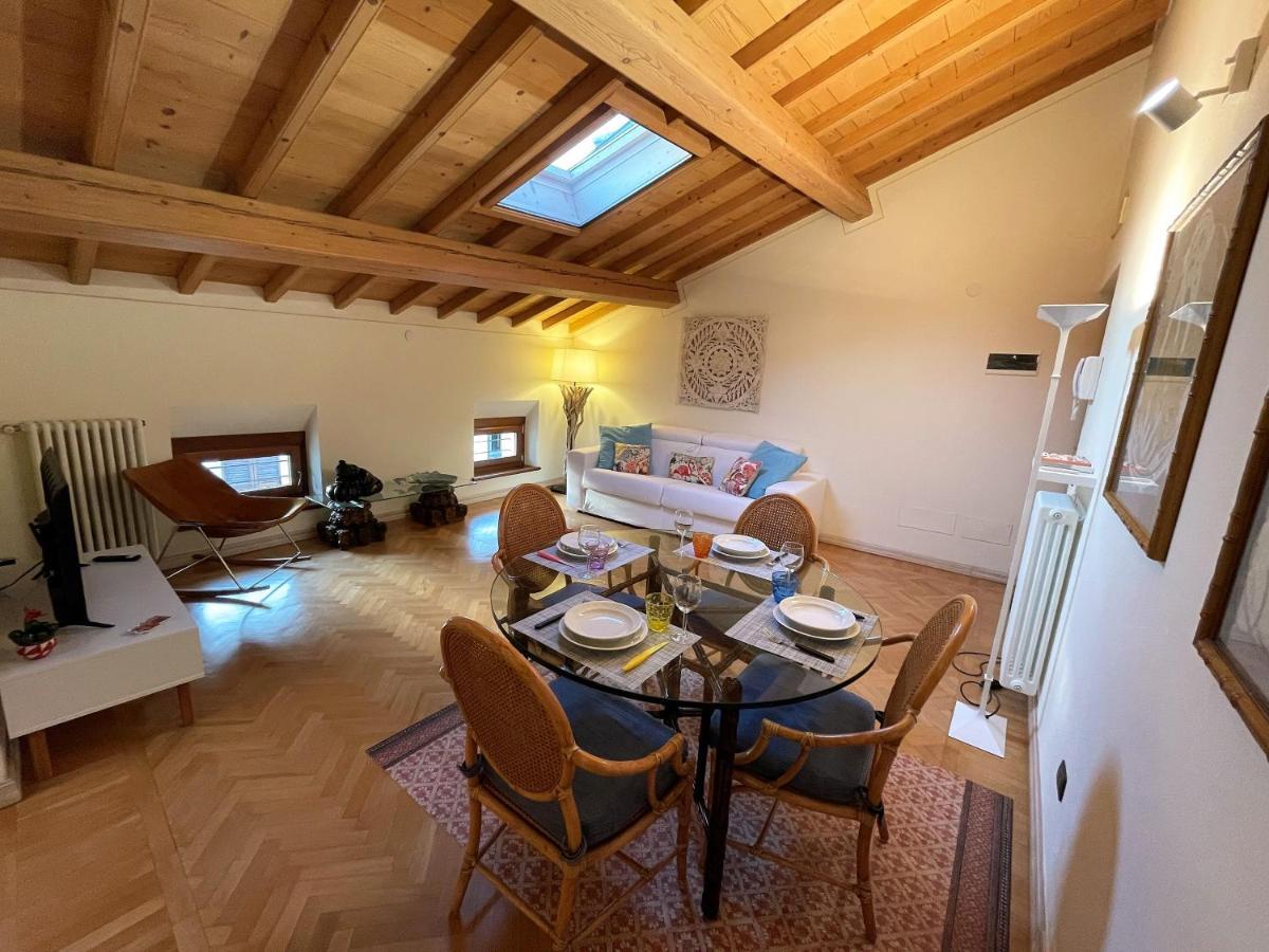 דירות פסקיארה דל גארדה Attic 1 Centro Storico מראה חיצוני תמונה