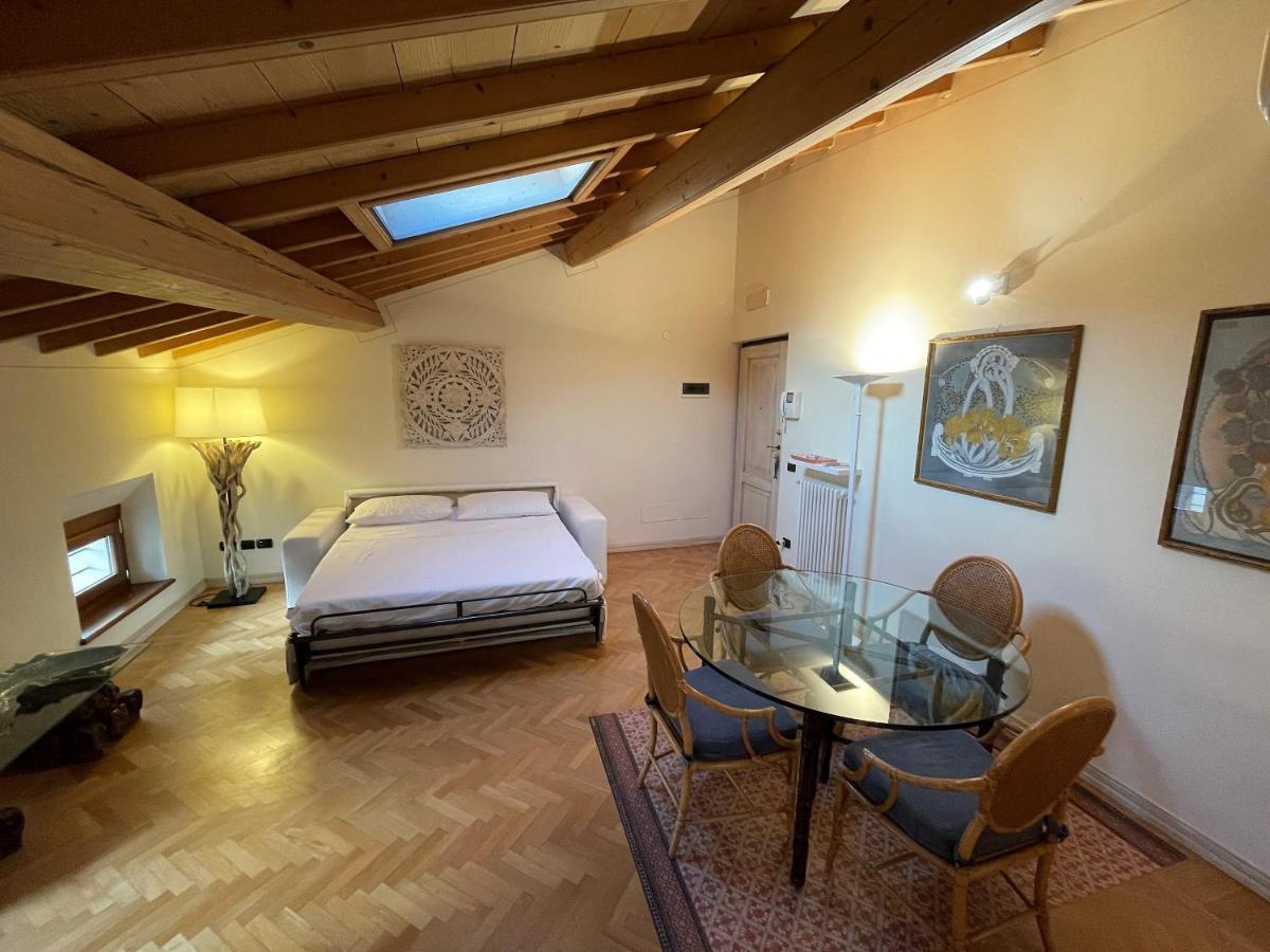 דירות פסקיארה דל גארדה Attic 1 Centro Storico מראה חיצוני תמונה