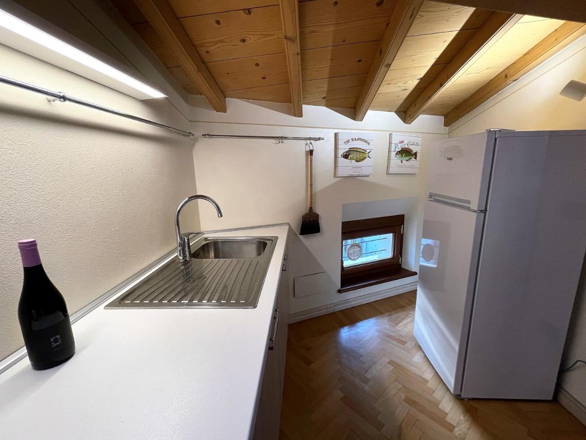 דירות פסקיארה דל גארדה Attic 1 Centro Storico מראה חיצוני תמונה