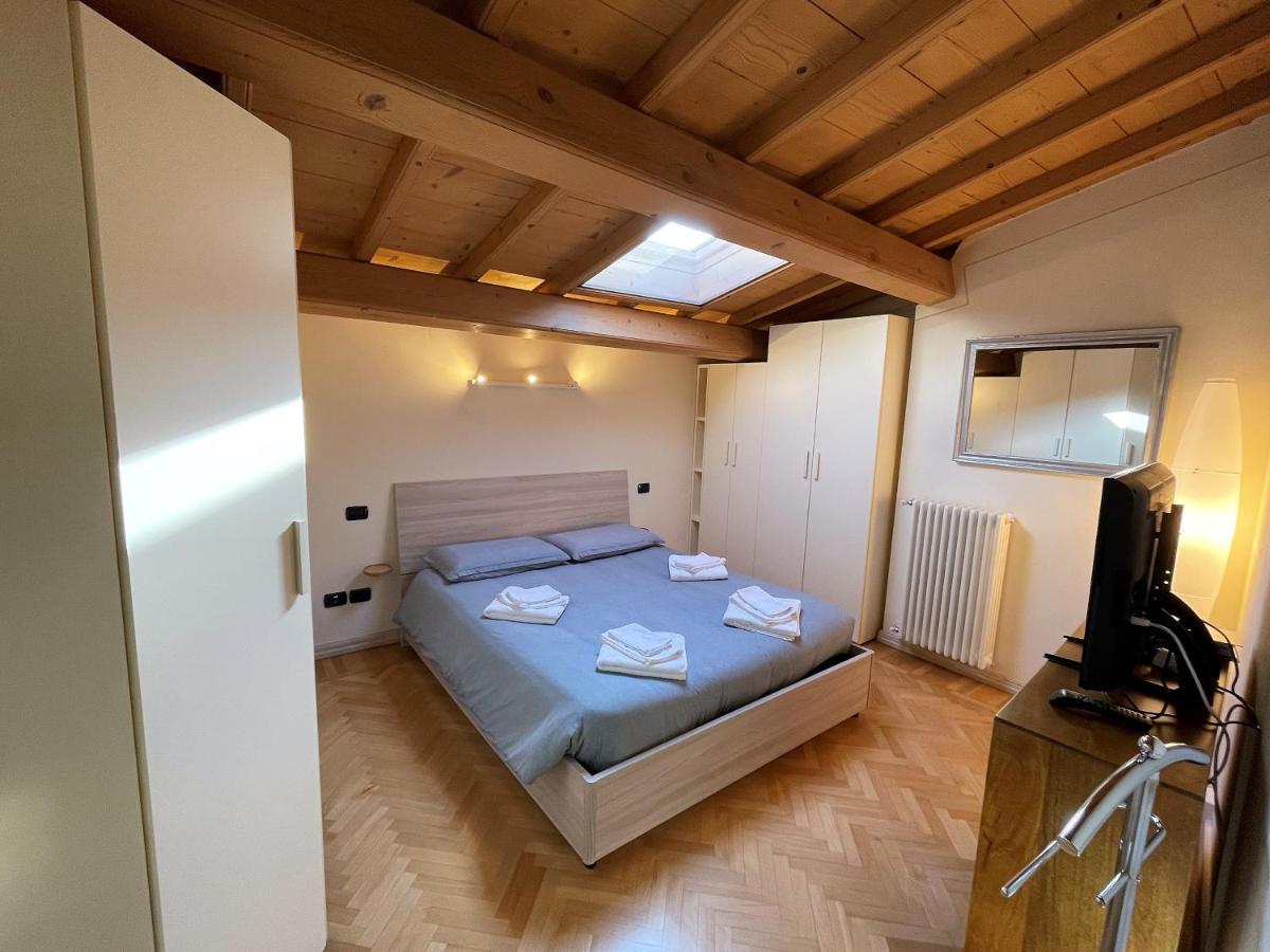 דירות פסקיארה דל גארדה Attic 1 Centro Storico מראה חיצוני תמונה